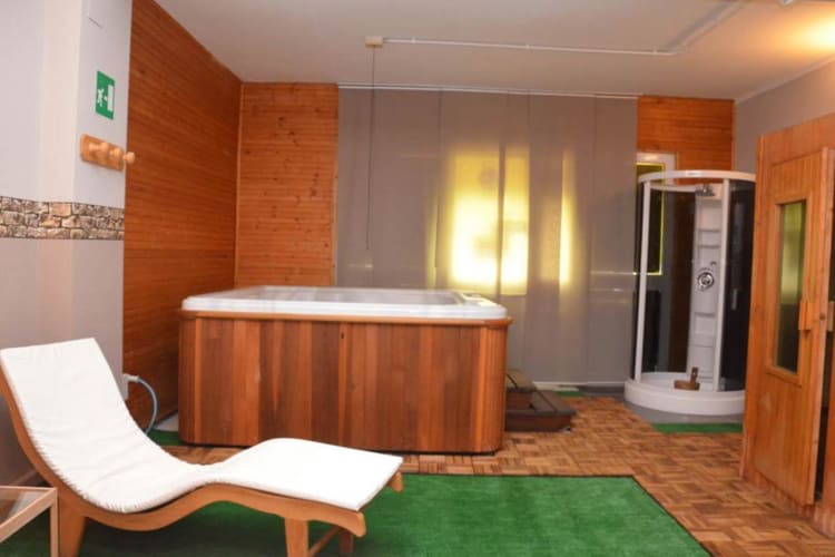 Hot tub